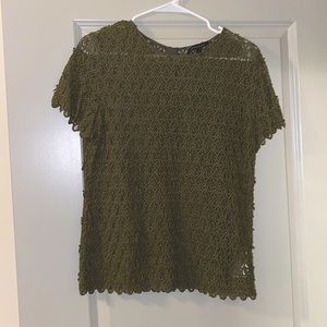Banana Republic mesh design short sleeve top